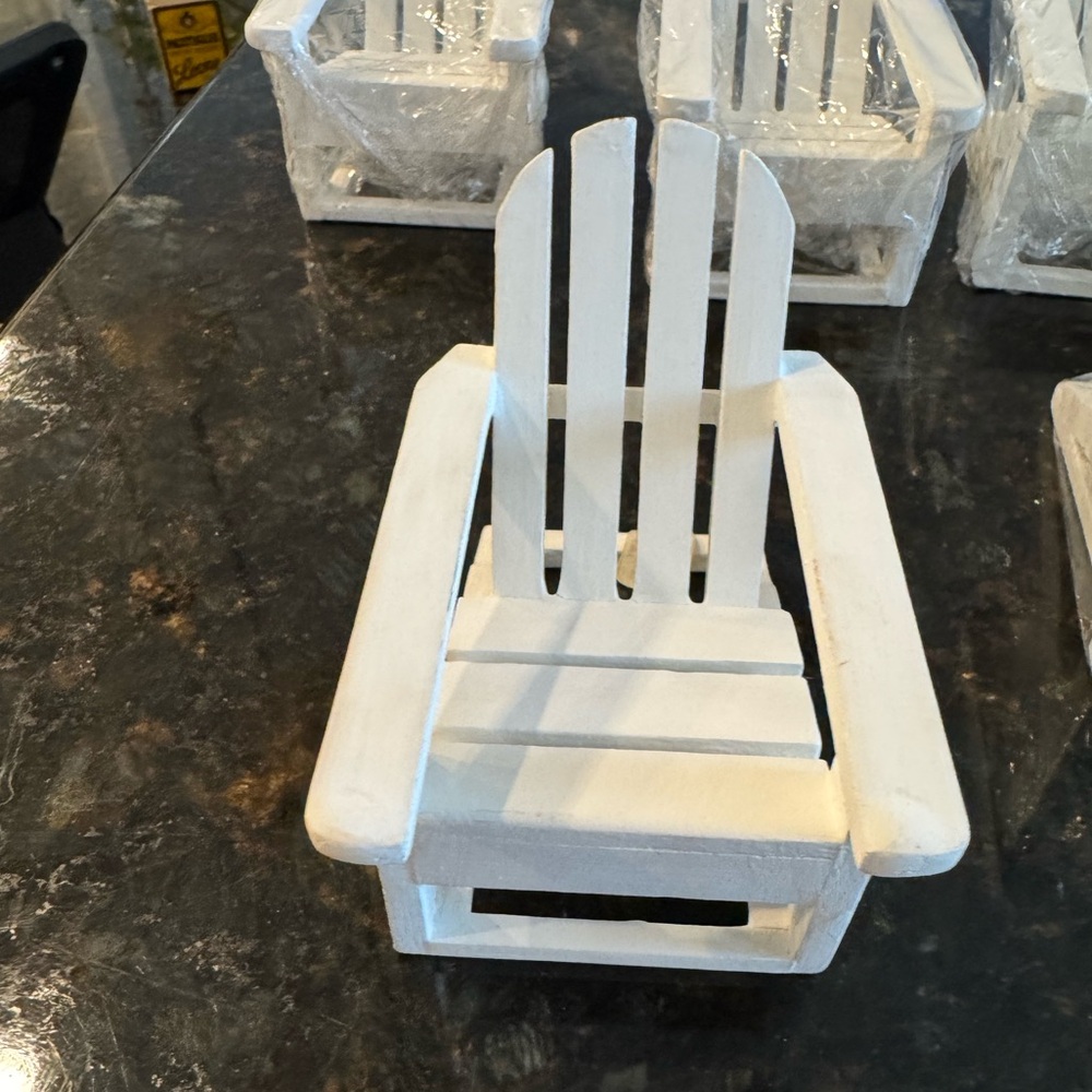 Napkin rings.  7 in total.  NWT.  White